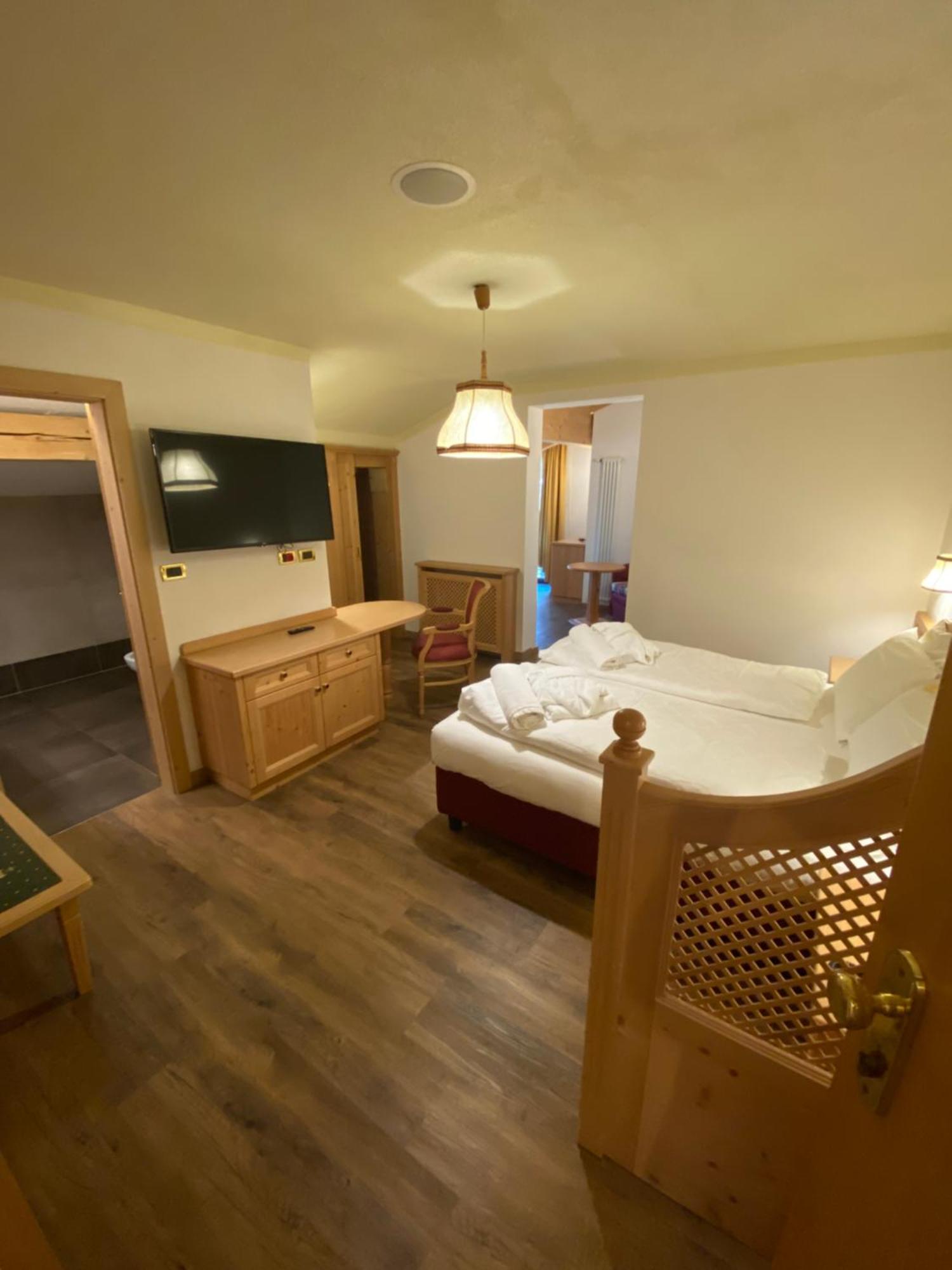 Hotel Terme Antico Bagno Pozza di Fassa Rom bilde