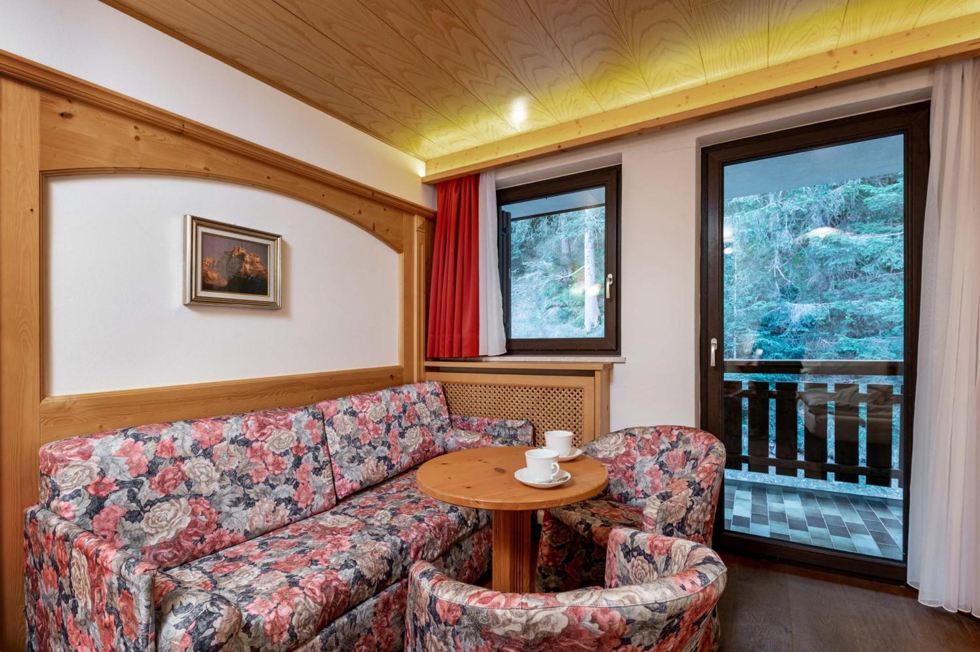 Hotel Terme Antico Bagno Pozza di Fassa Rom bilde