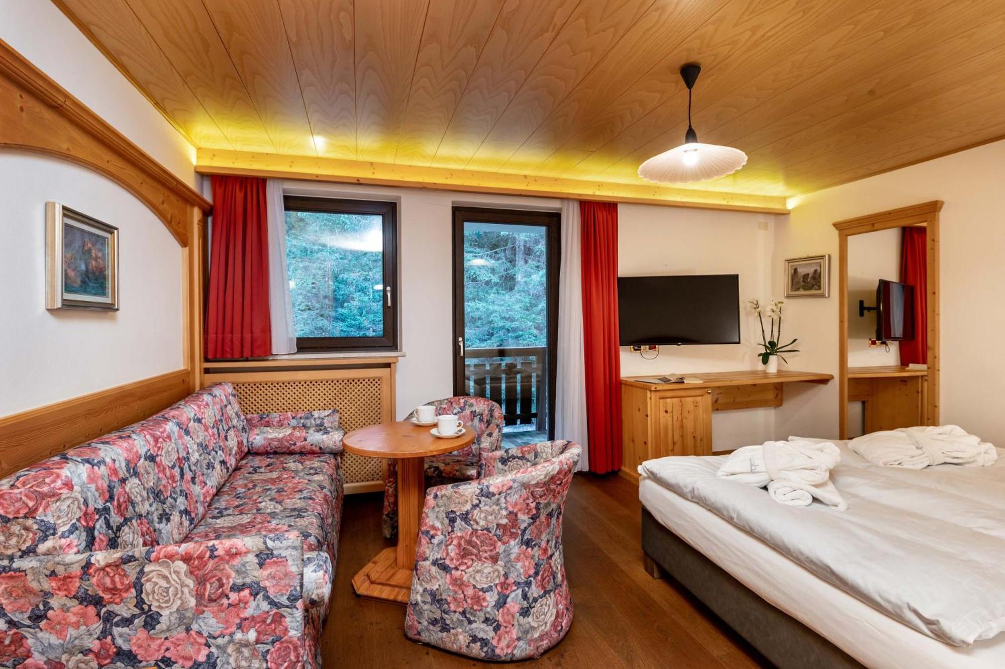 Hotel Terme Antico Bagno Pozza di Fassa Rom bilde