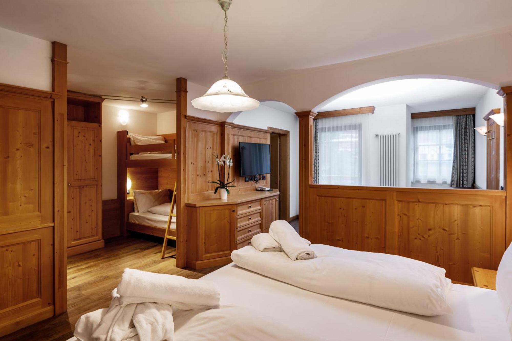 Hotel Terme Antico Bagno Pozza di Fassa Rom bilde