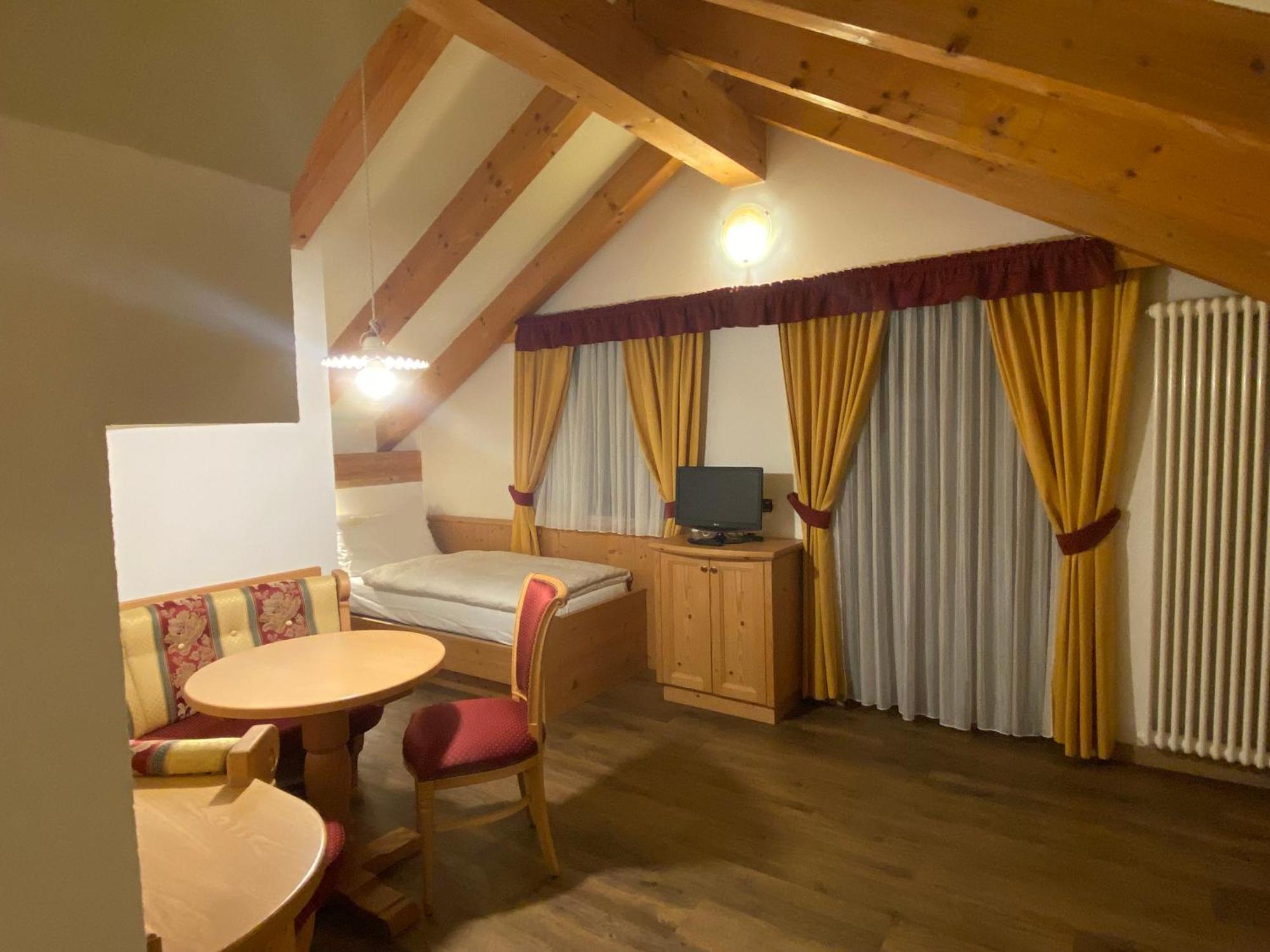Hotel Terme Antico Bagno Pozza di Fassa Rom bilde
